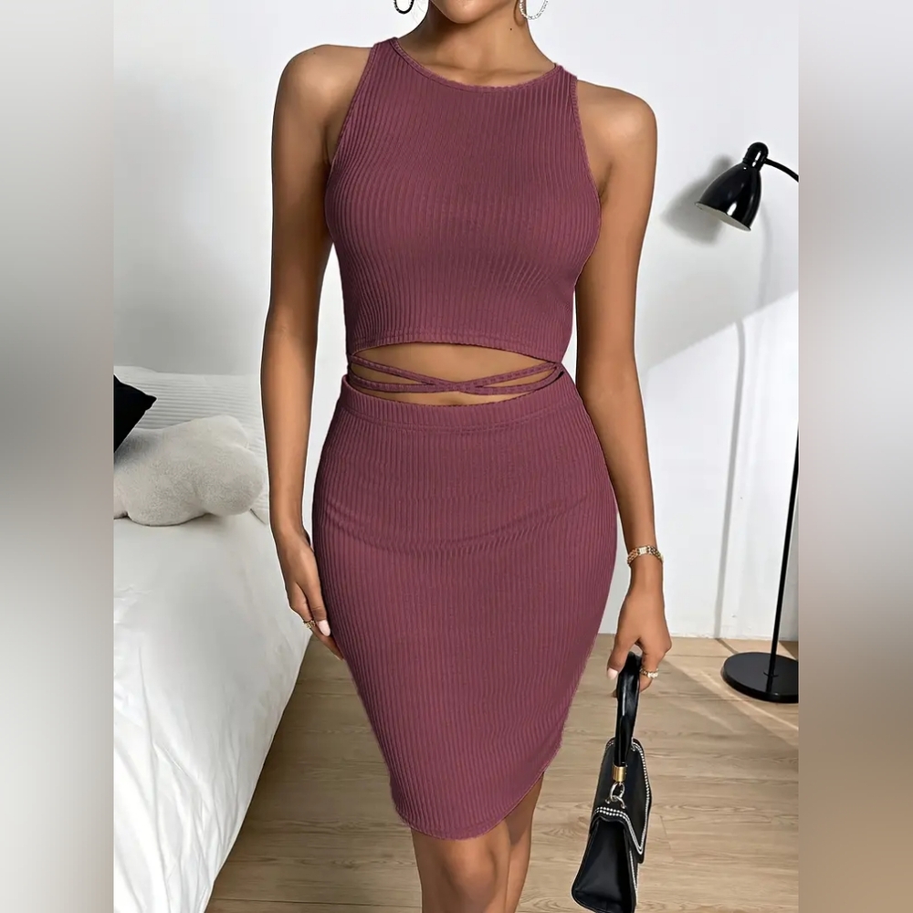 SALE Stunning Crisscross Cut-Out Bodycon Dress Sleeveless Crew Neck Keyhole Back